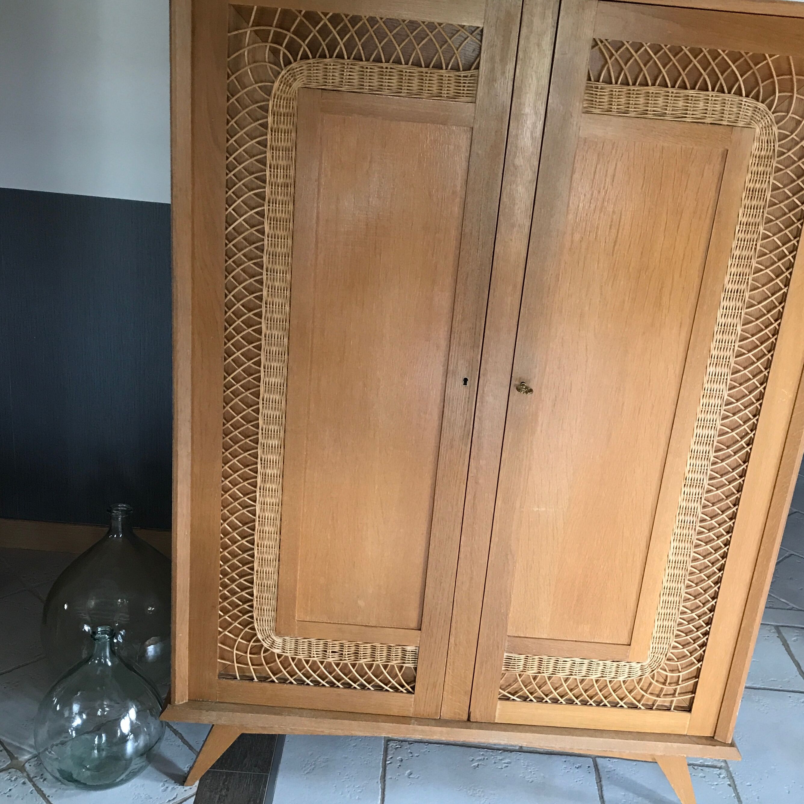 Armoire vintage rotin et bois