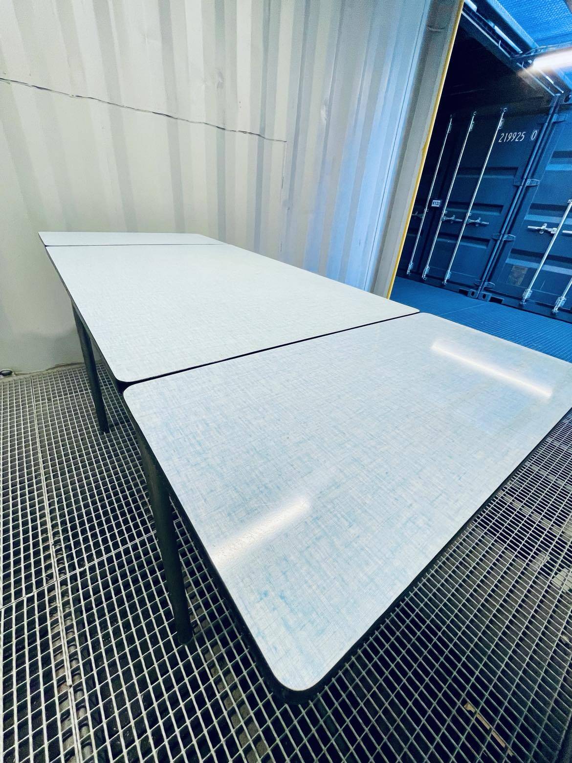 Blue vintage formica table - 4 chairs - extensions