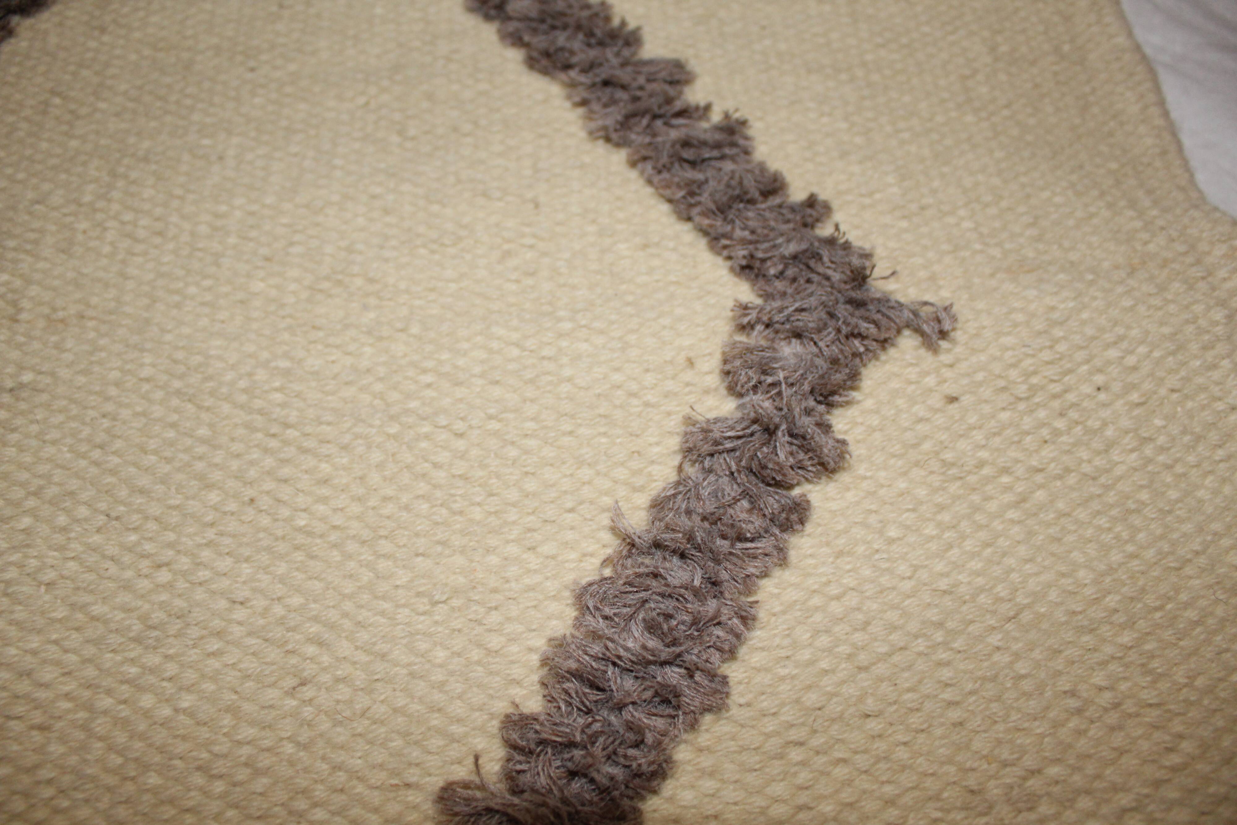 Handmade beige wool carpet 190x125cm