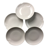 5 assiettes en porcelaine blanche