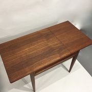 Table basse travailleuse danoise