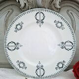 Assiette montée en faïence terre de fer