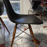 Eames DSW Chair