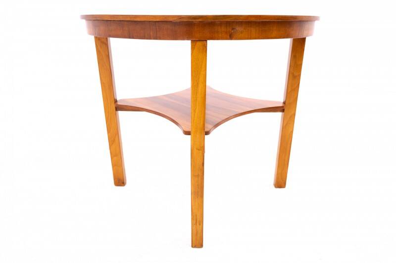Art Deco round table from around 1950, Poland. After renovation.