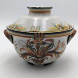 Covered earthenware pot
