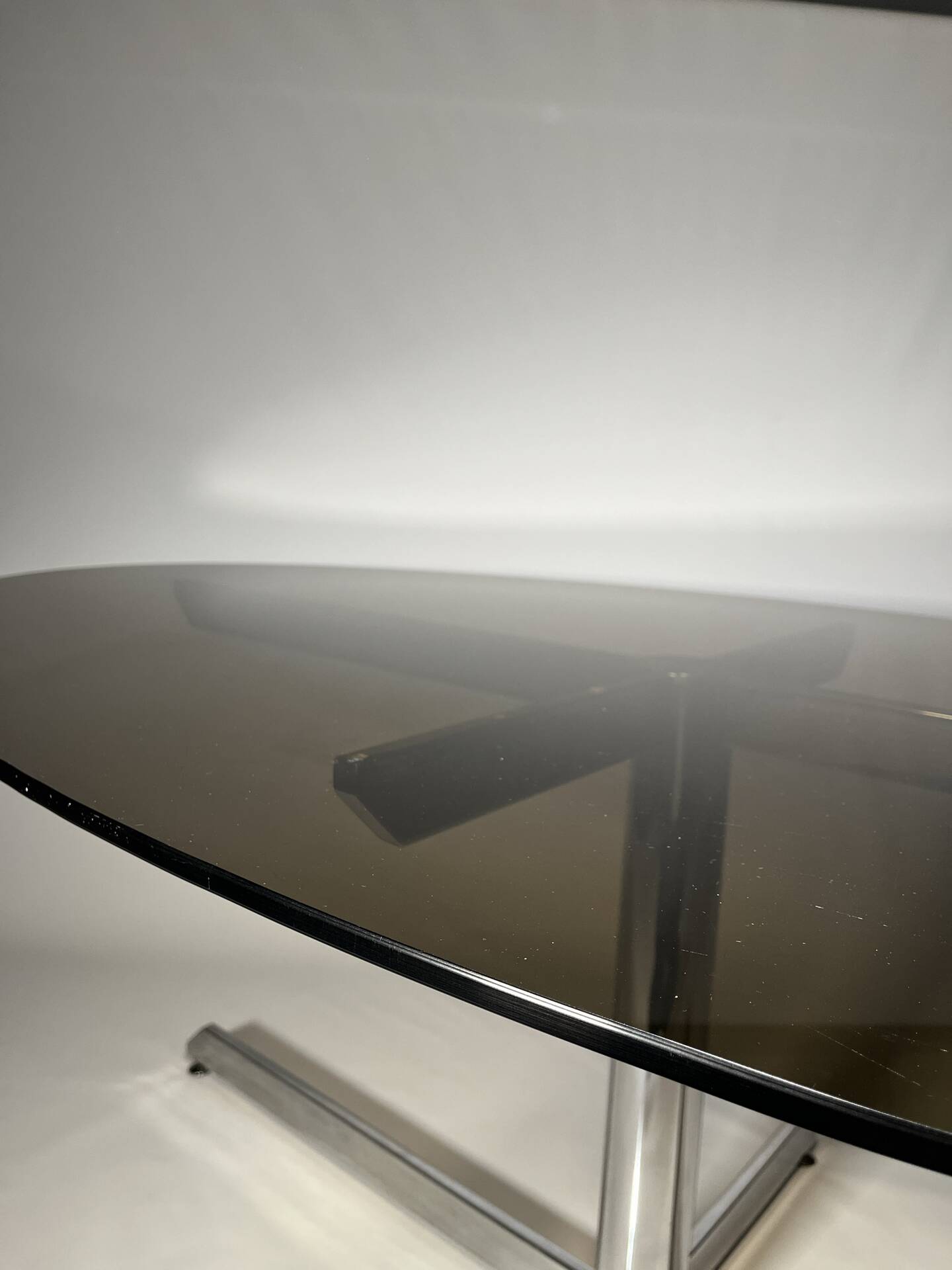 Table design attribué à Florence Knoll pour Roche Bobois 70's