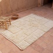 Handmade traditional Berber rug in natural wool, size 1.5/2.5 m.