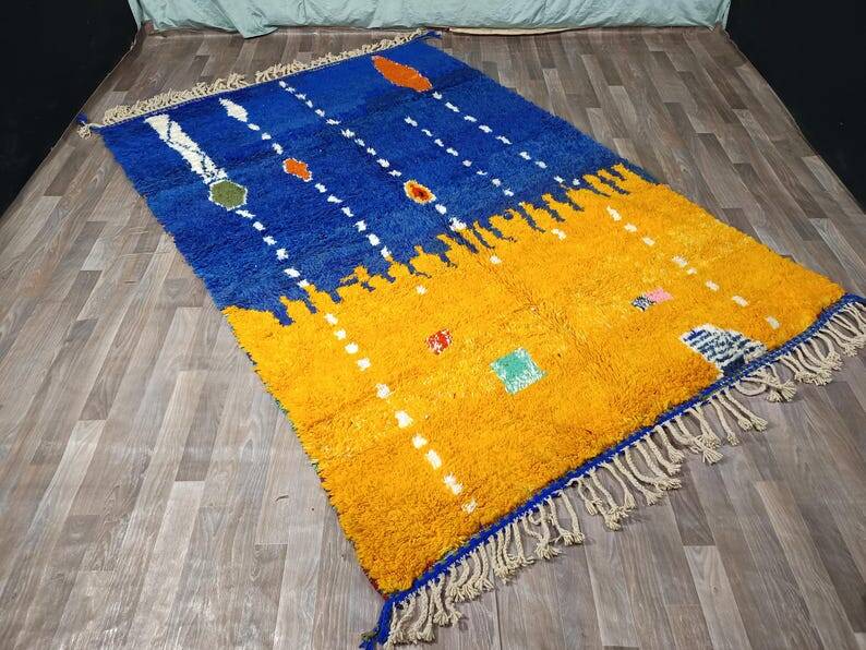 Traditional Berber Moroccan rug 250cm x 150cm
