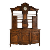 Buffet deux-corps bressan du XVIIIᵉ siècle avec horloge ancienne–Style L XV