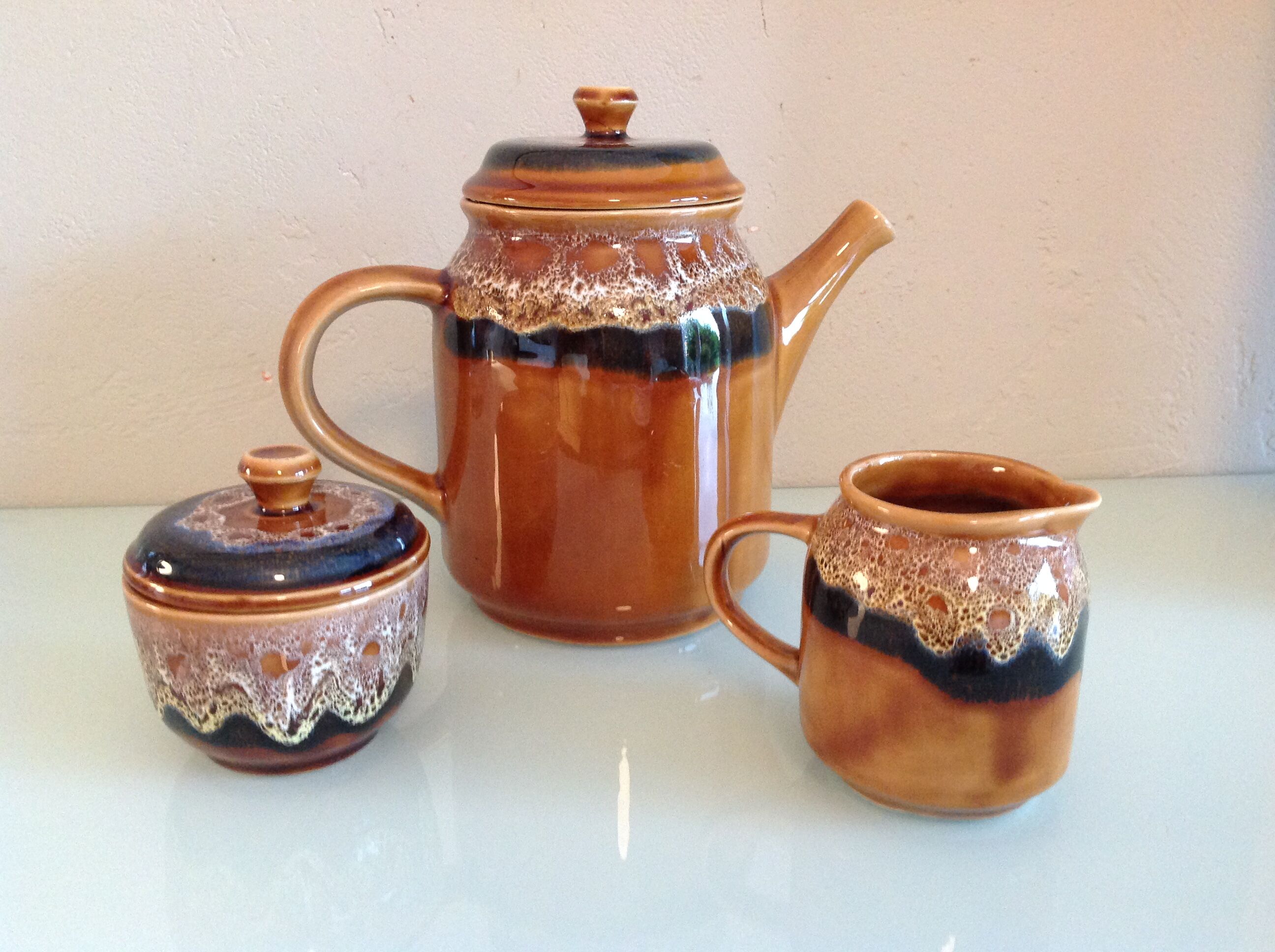 Coffee maker, milk pot and sugar décor Hawaii of the Sarreguemines vintage Earthenware 60s-70s