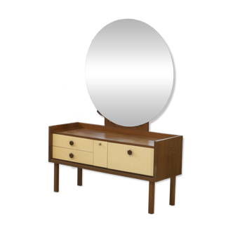 Wenge hairdresser from the 1990s