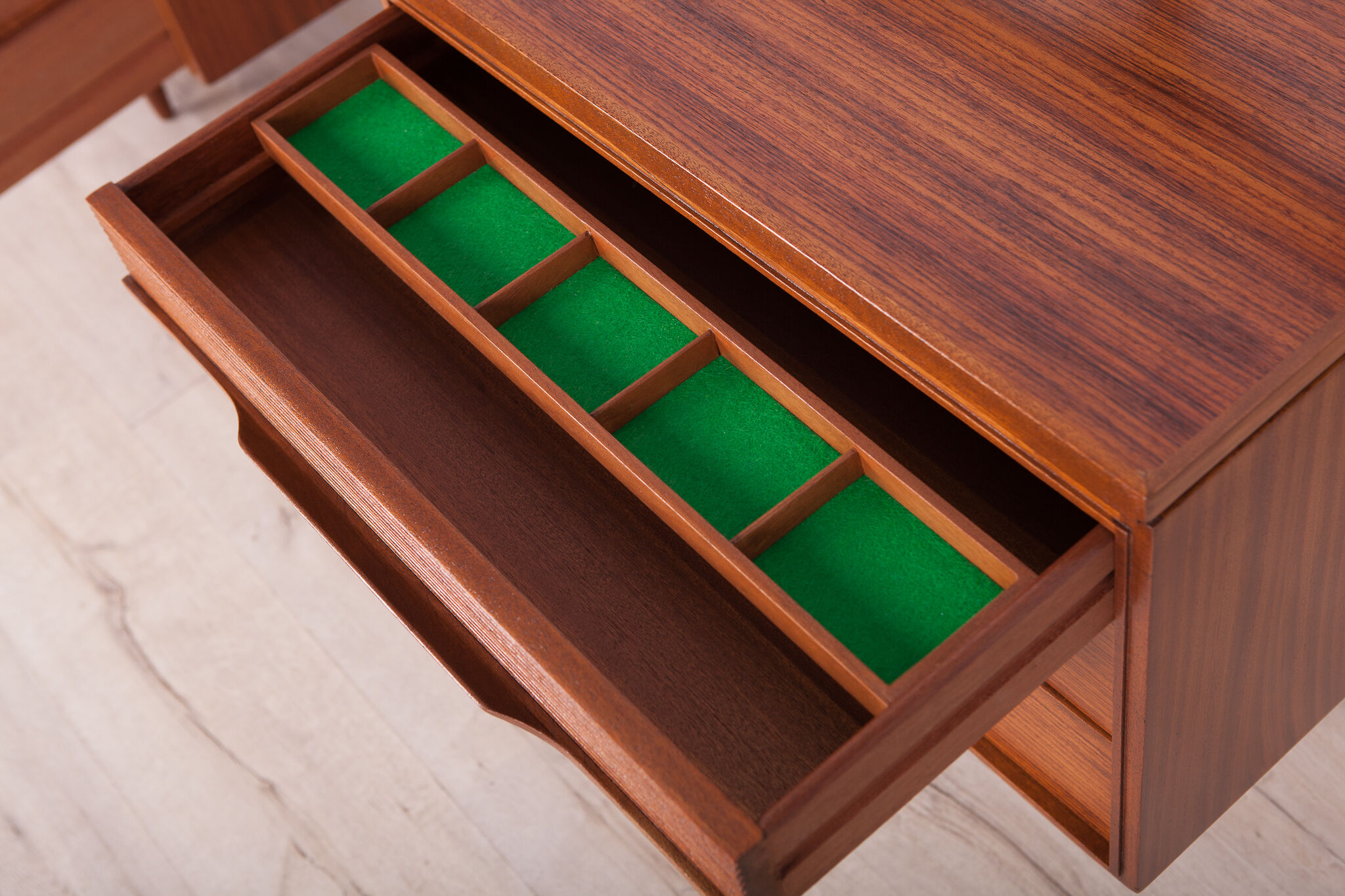 Dressing table from White & Newton, 1960s