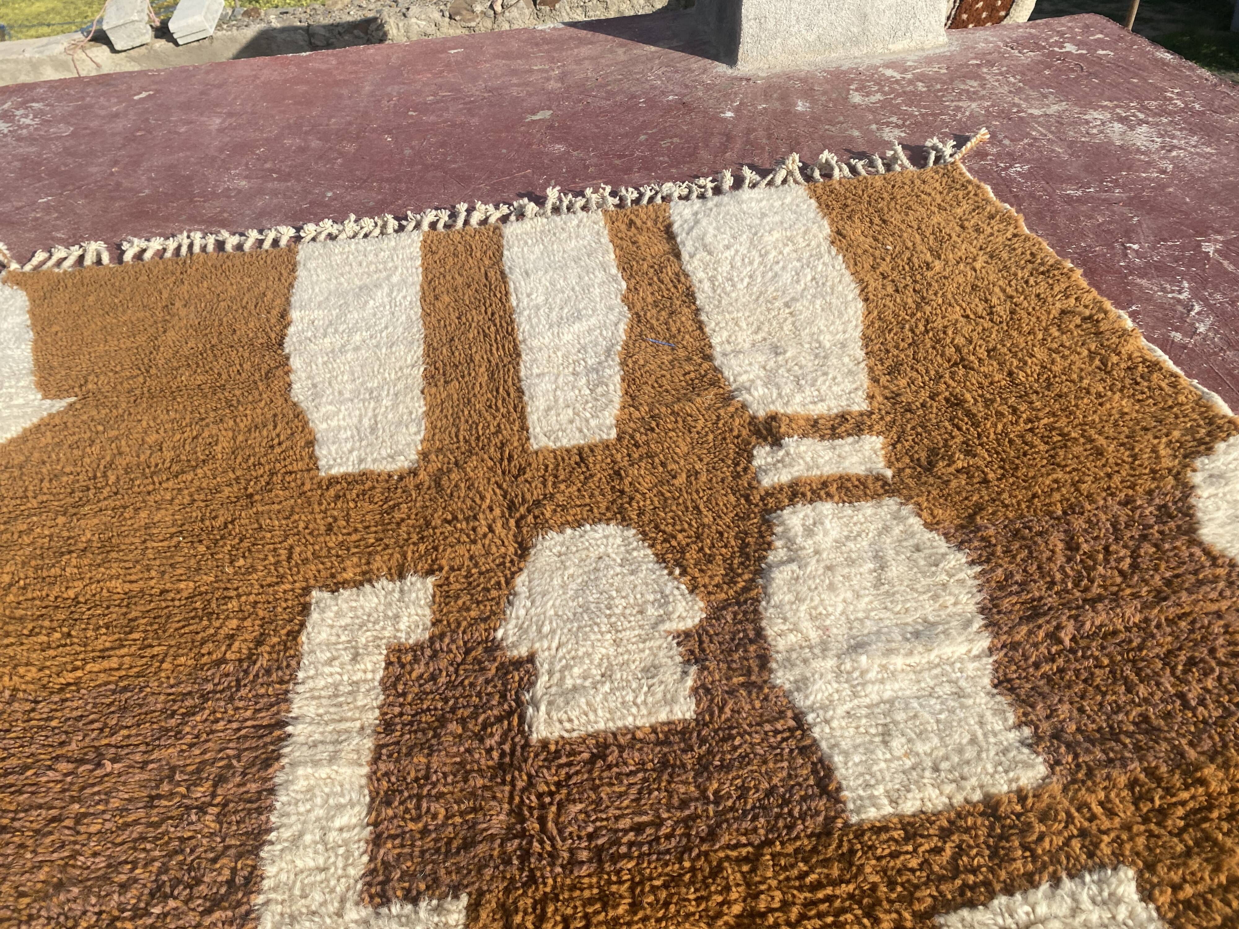 Large Beni Ouarain rug 320x220 cm – Handmade wool –