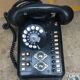 Téléphone ancien standard noir bakélite début XXe