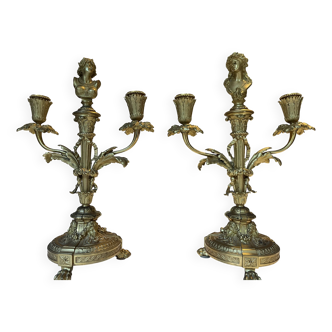 Lot de deux bougeoirs en bronze