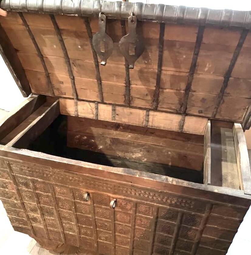 Indian furniture, antique Indian trunk, antique Indian chest