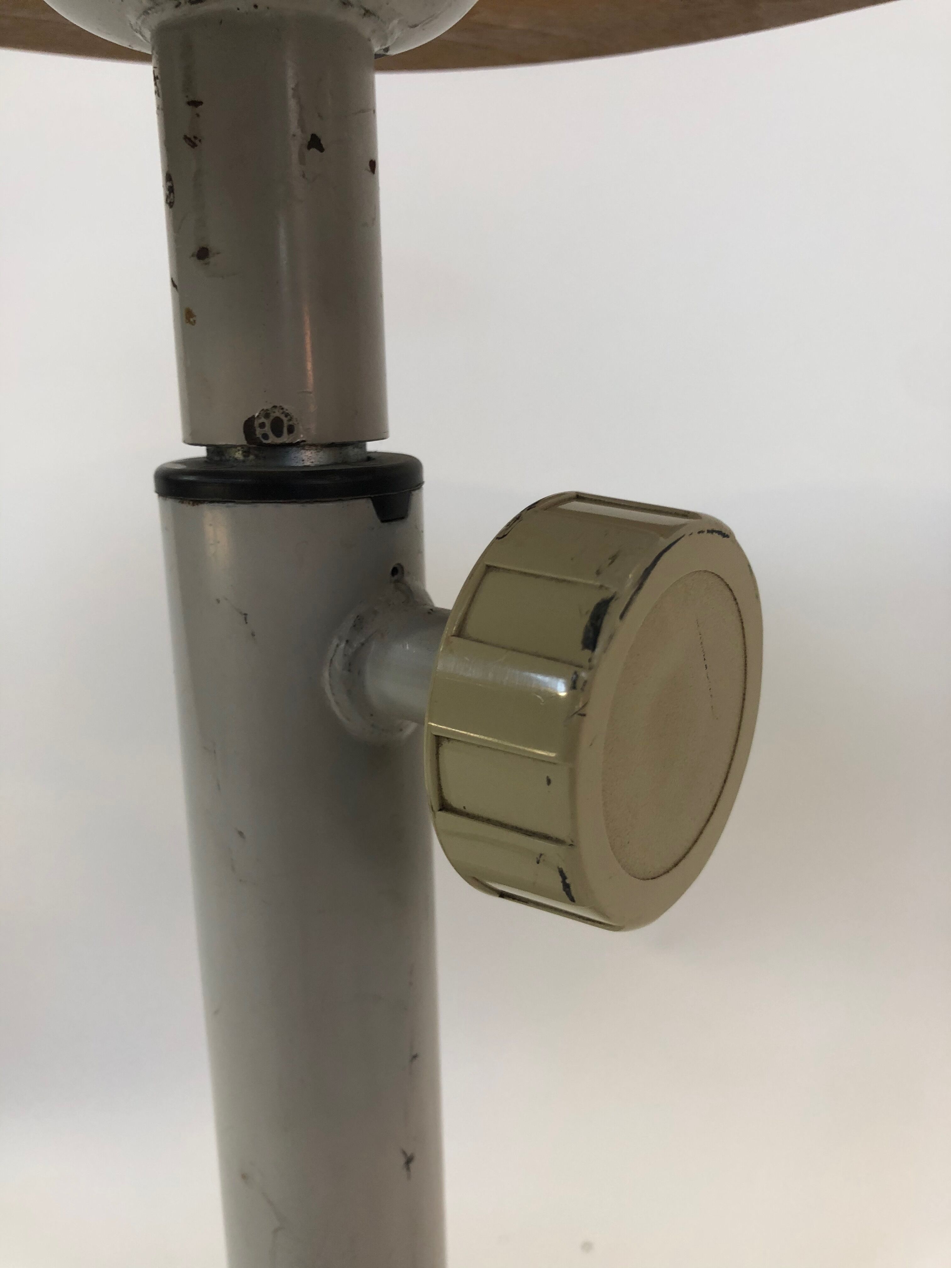 Vintage stool work tabouret by Friso Kramer Ahrend de Cirkel