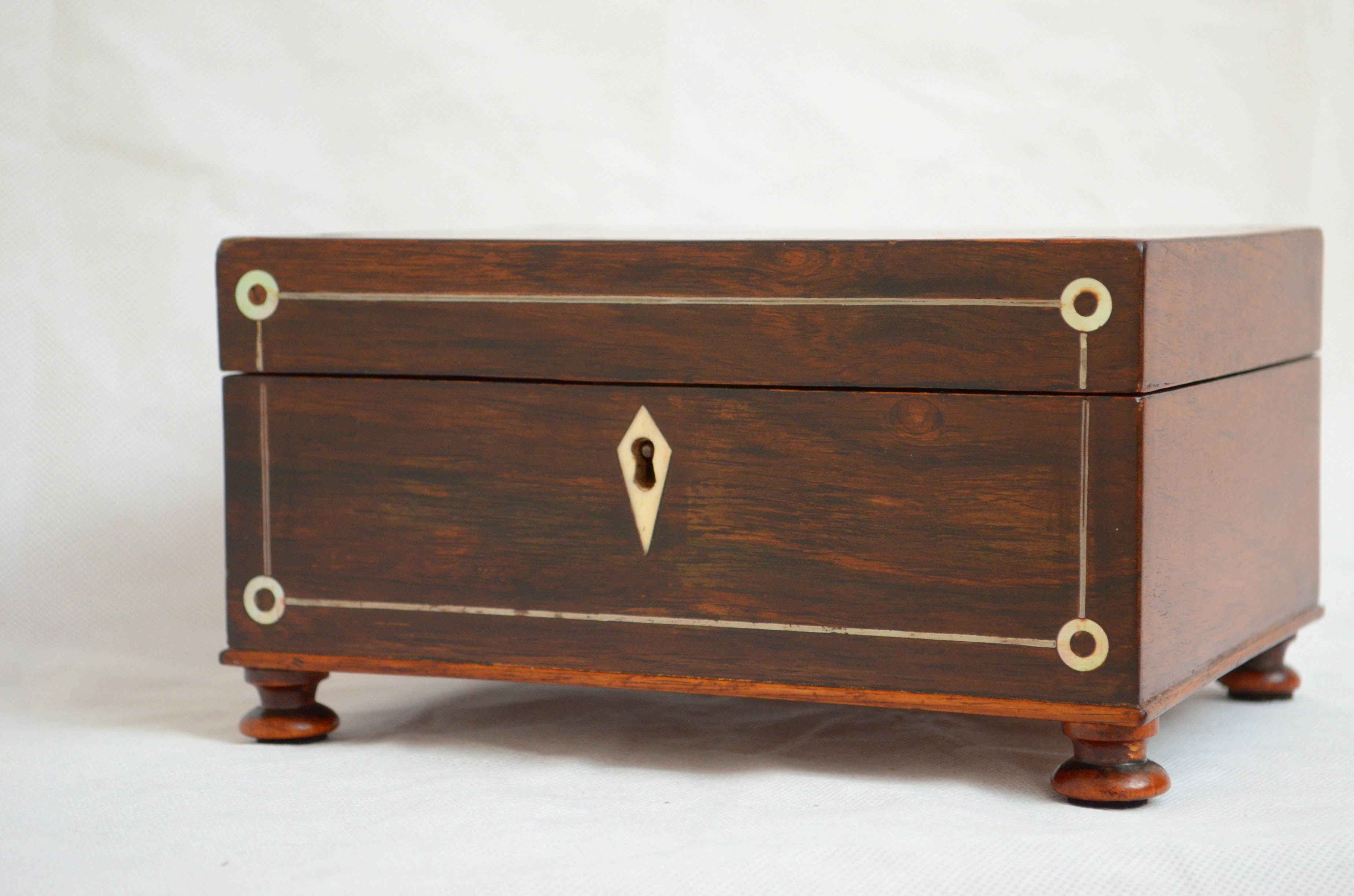 Victorian rosewood jewellery box with tray