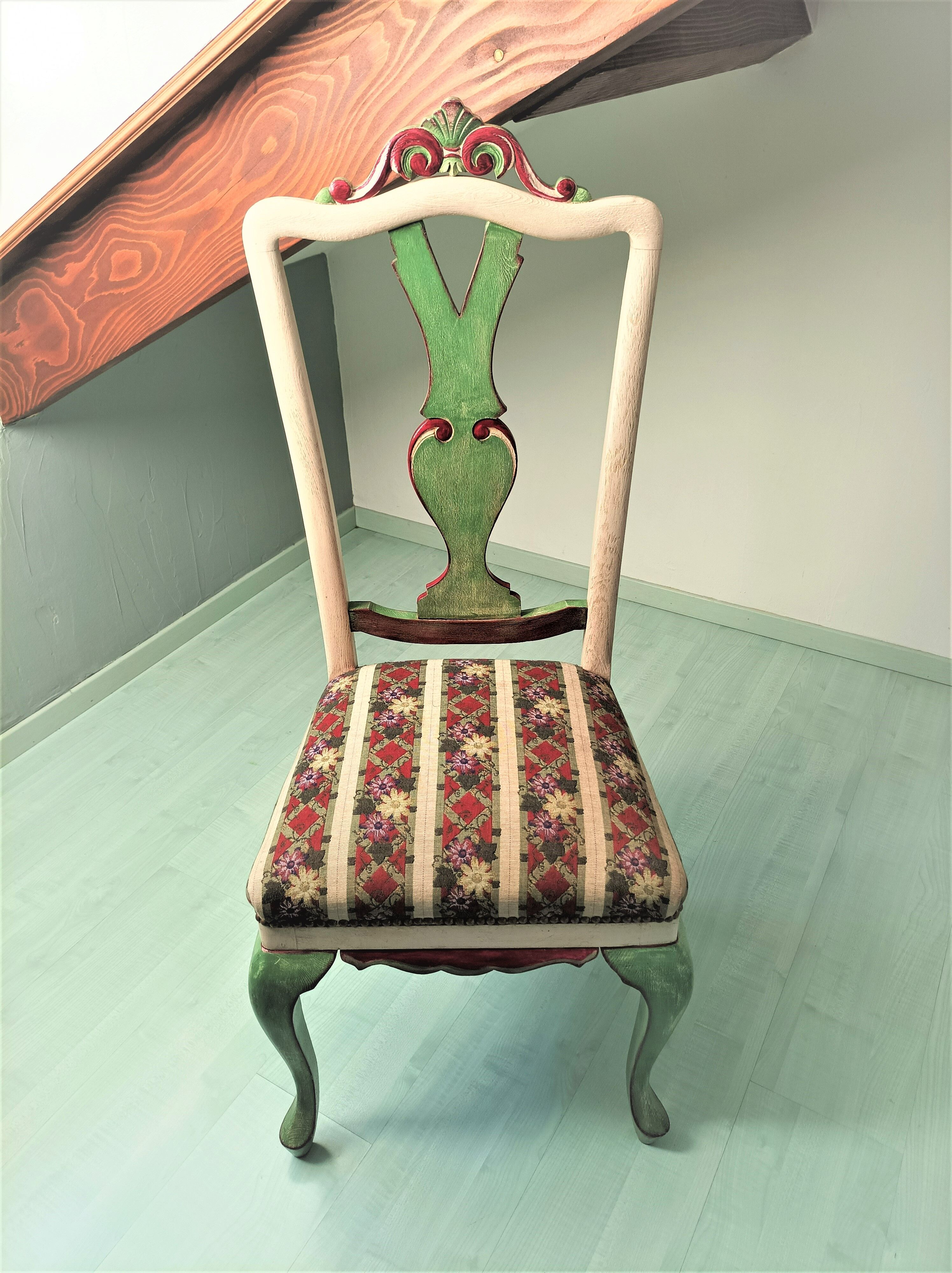 Chair with lyre backrest