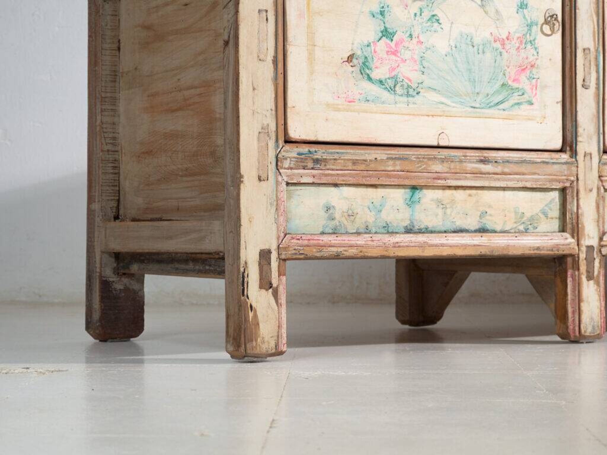 Antique buffet painted in pine wood – China, circa 1930