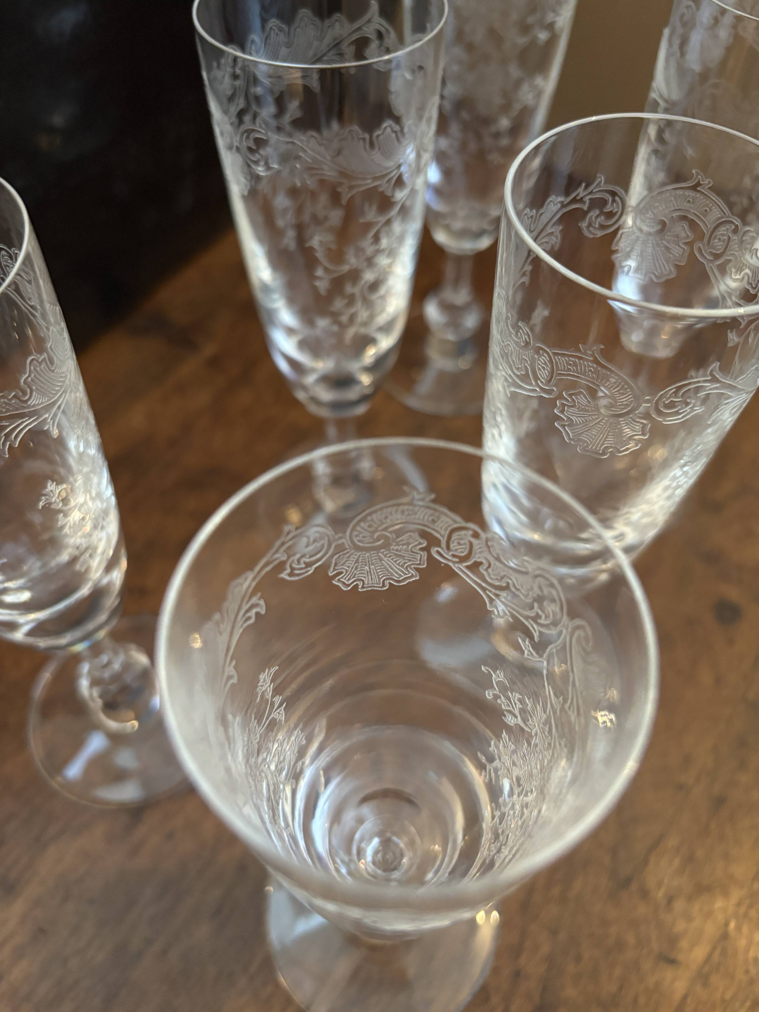 6 crystal champagne flutes from Saint-Louis – antique floral engraved model