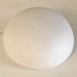 Plafonnier applique globe en verre blanc sablé années 70/80