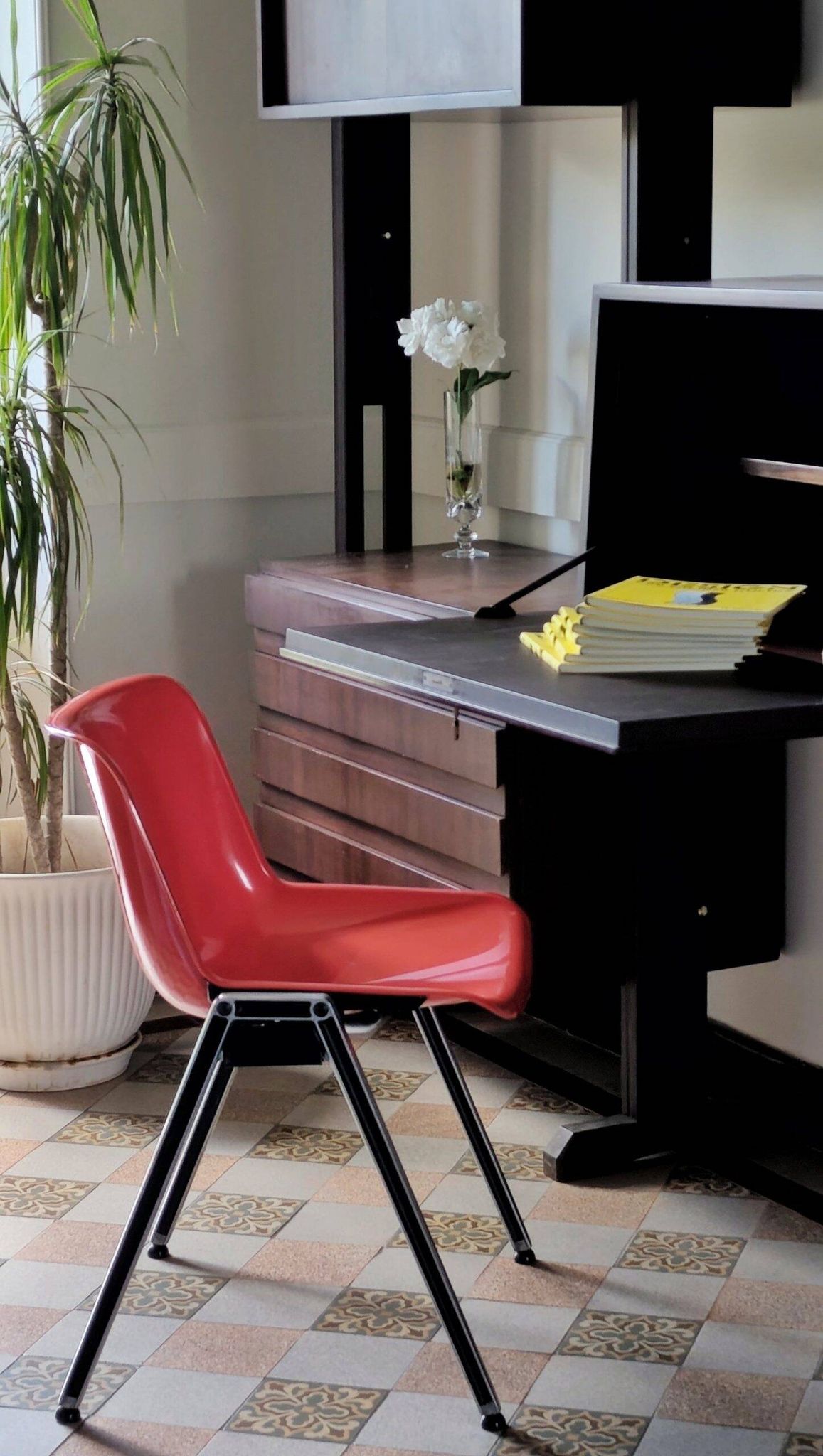 Set of 4 Modus red chairs by Tecno