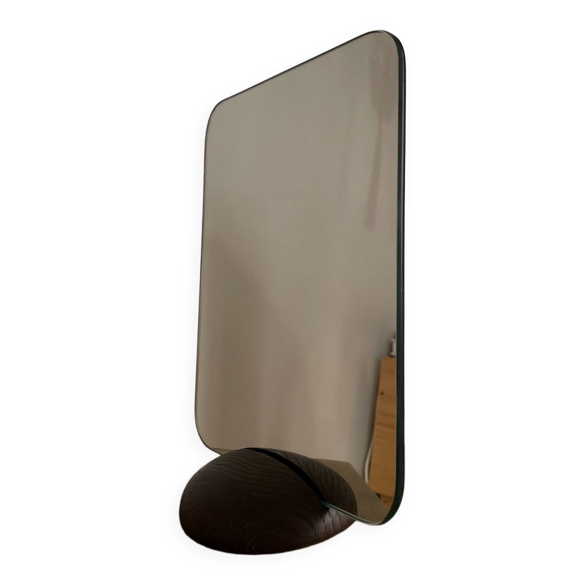 Rectangular Scandinavian mirror to place on a wooden base
