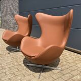 2x Fritz Hansen Egg Chair +1x Ottoman in Cognac leather NIEUW!!