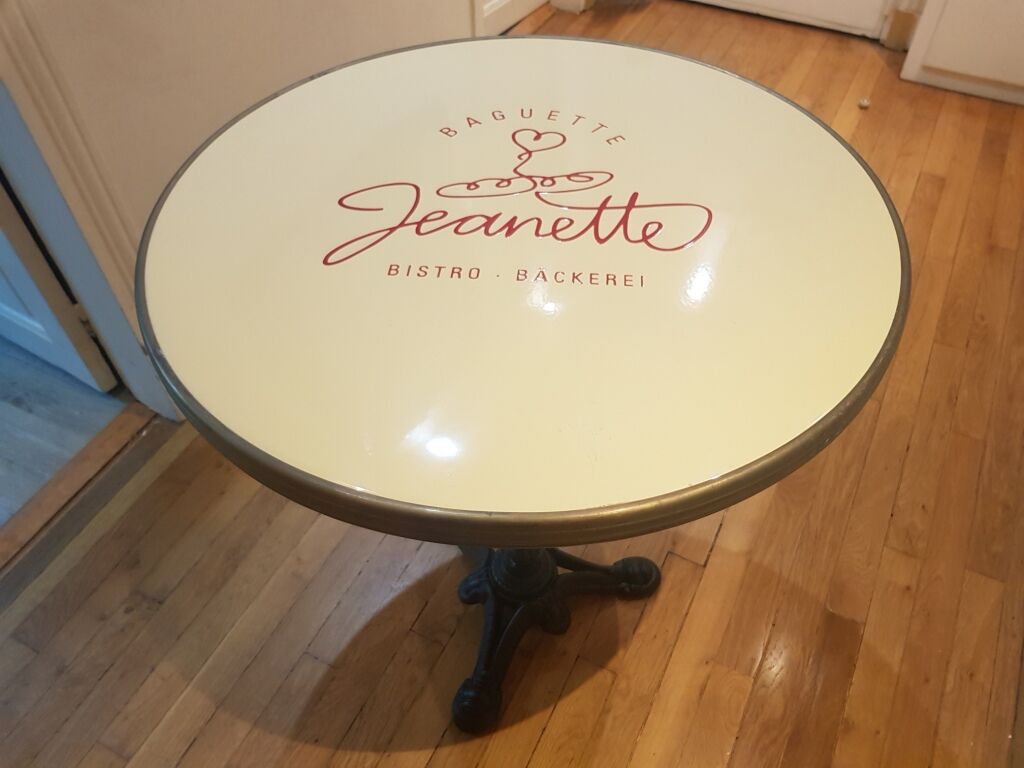 Jeanette bistro table d70 cm enamelled tray surrounded brass brushed molded foot tripod black cast
