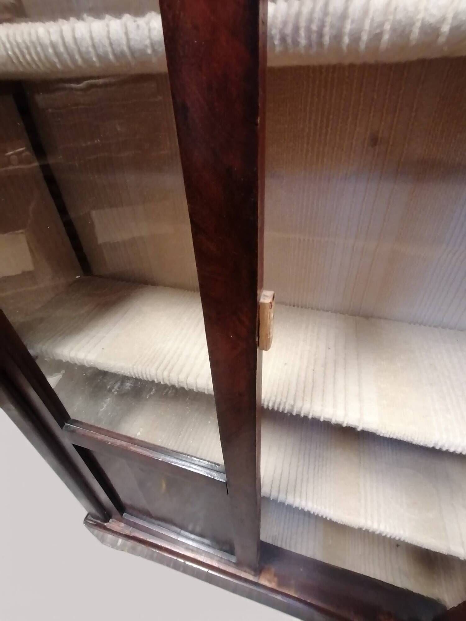 Mahogany veneer display cabinet from the 19th century - Louis Philippe style
