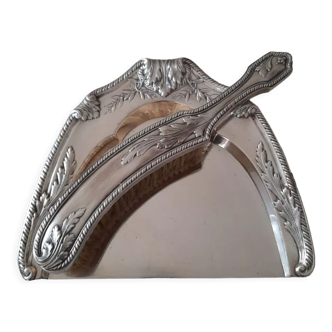 Silver metal crumb