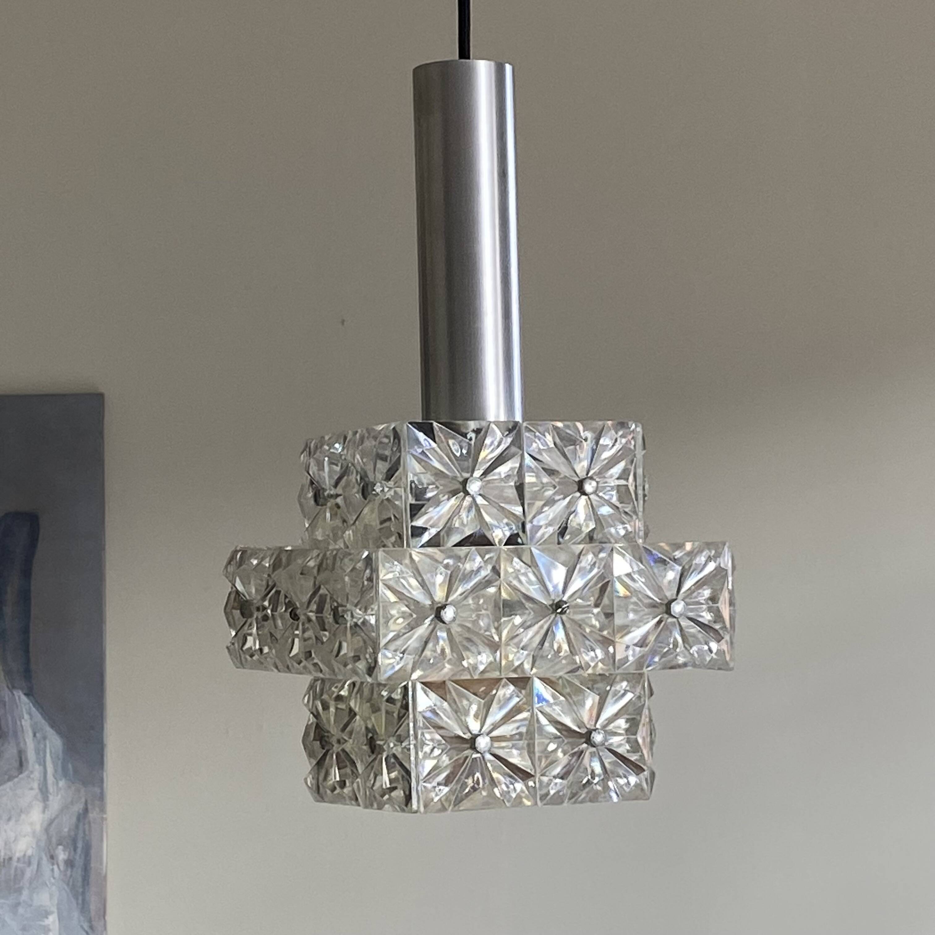 Diamond point plexiglass suspension light and aluminium