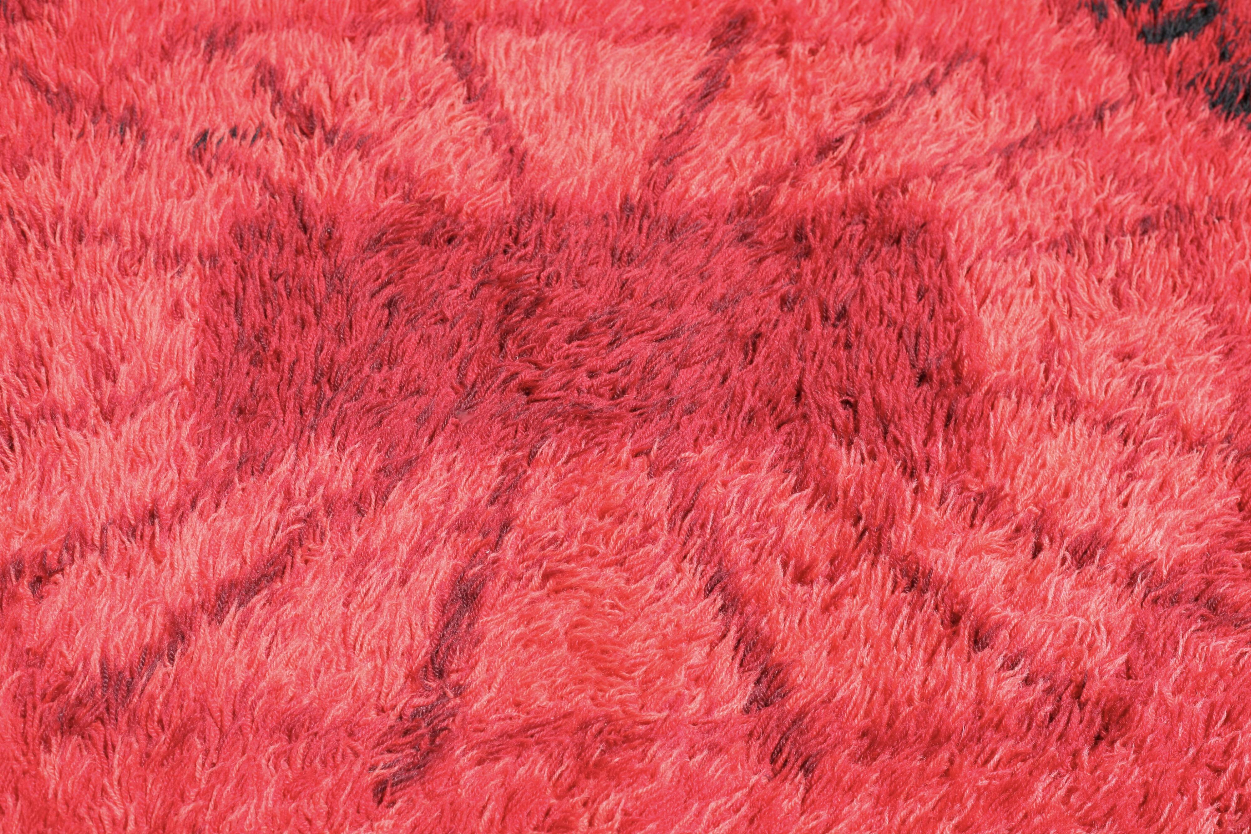 Space age rug. Psychedelic decor. Circa 1970.