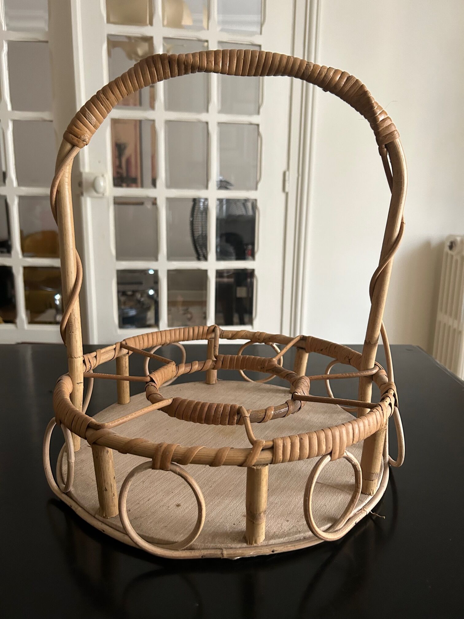 Wicker basket and 8 antique glasses