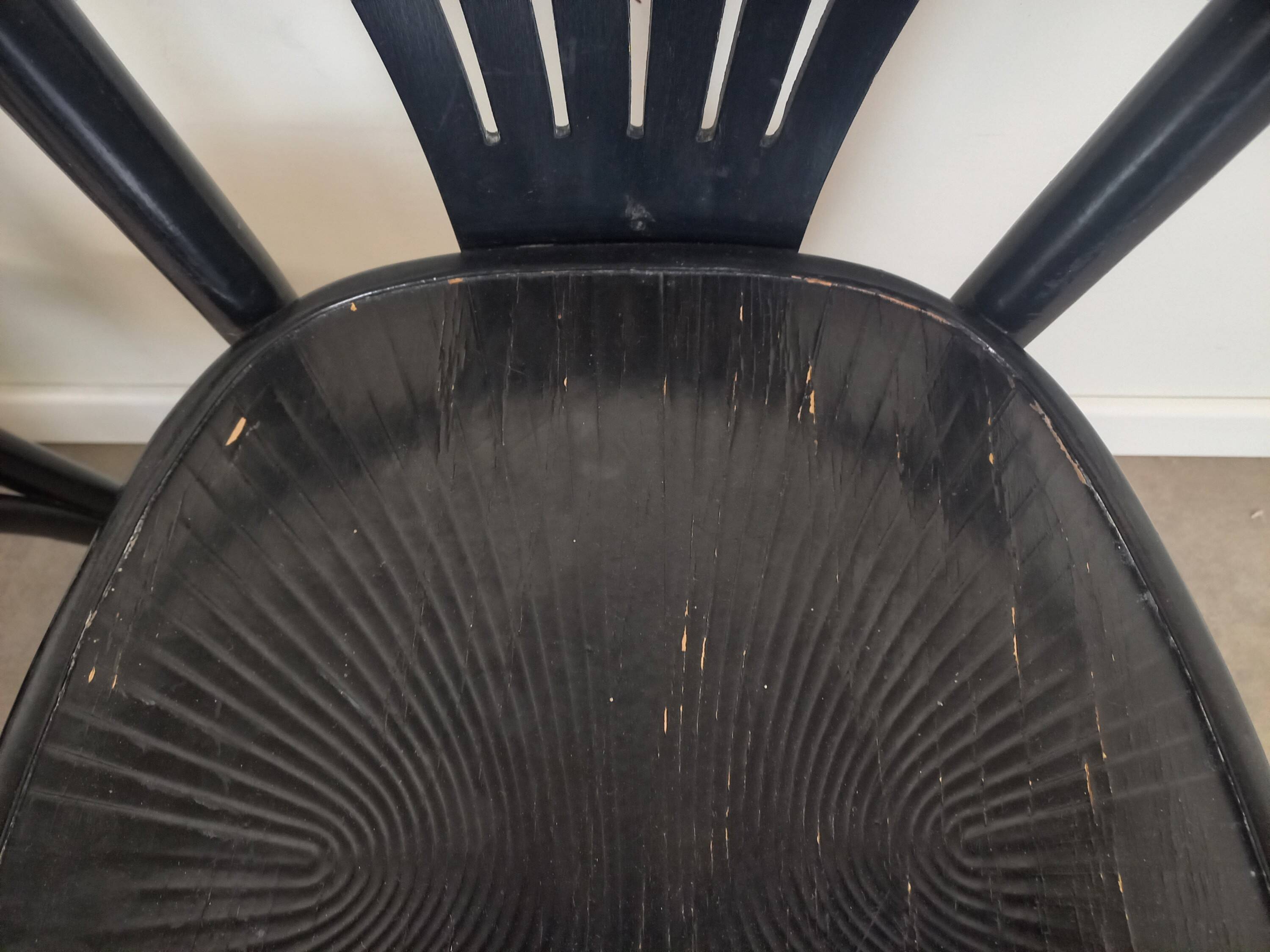 4 chaises bistrot noires