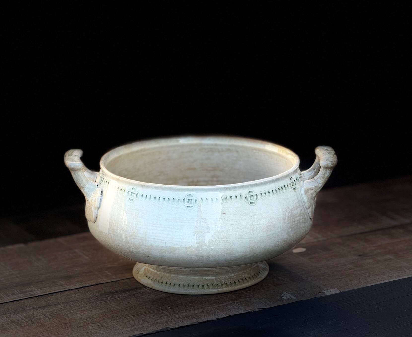 Vegetable dish (or soup tureen) Creil & Montereau, Dublin