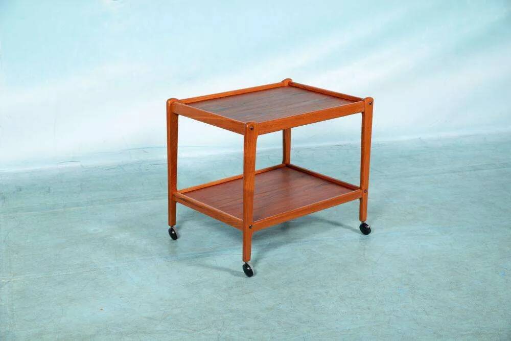 Vintage minimalist service trolley Deen design in teak, bar trolley.