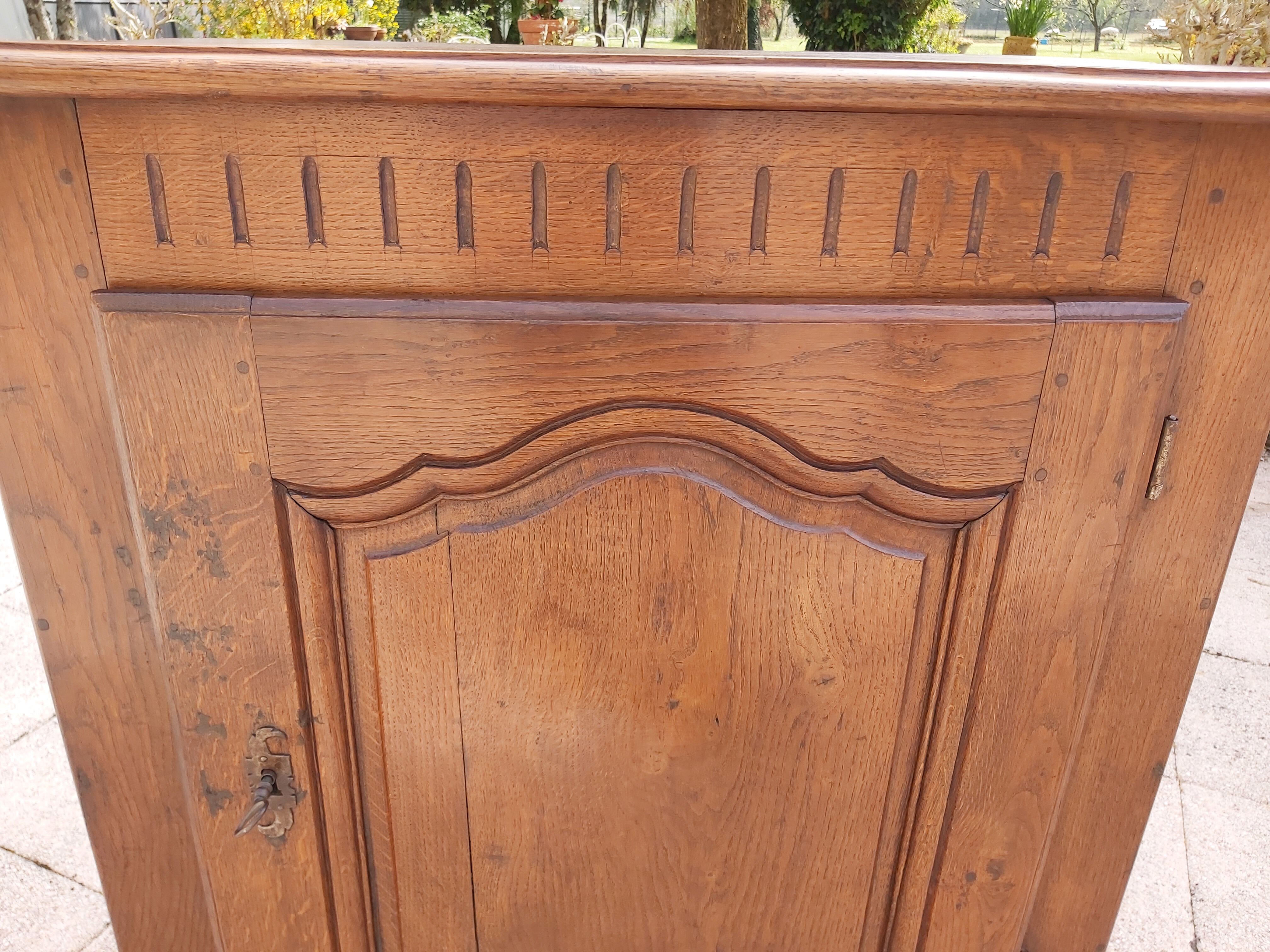 Eighteenth century oak buffet