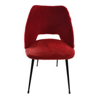 Chaise "tonneau" en moumoute rouge vintage