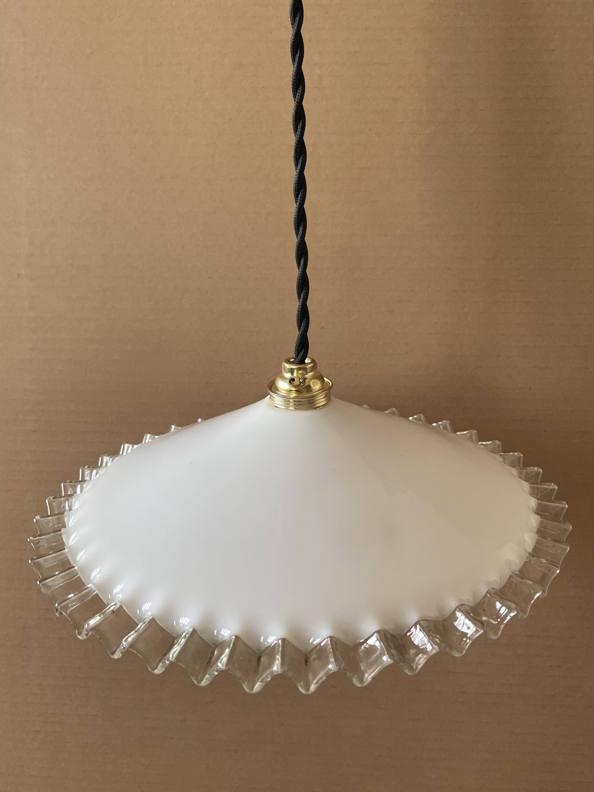 Suspension opaline ancienne