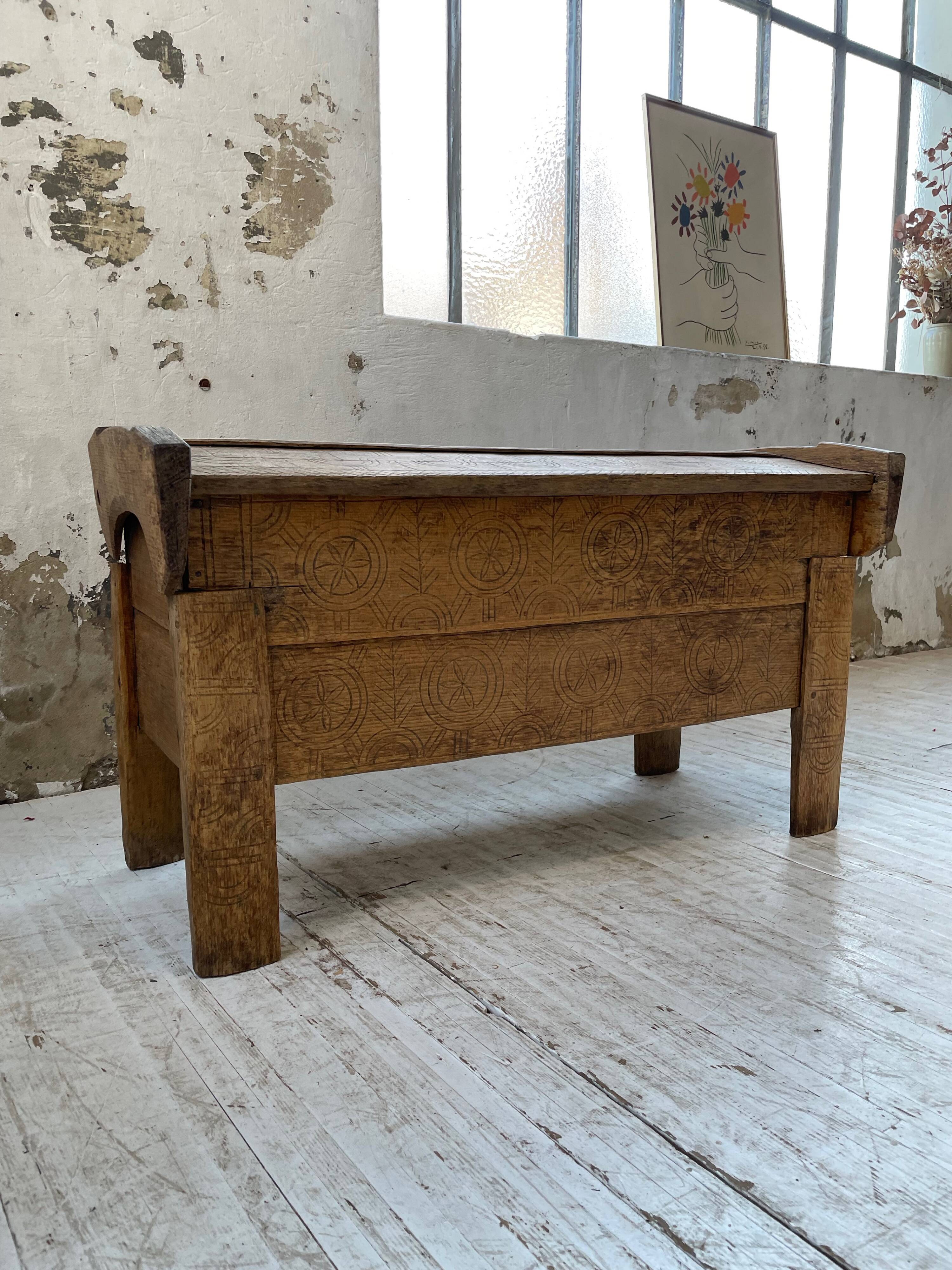 Shepherd's chest Vosges 1900 popular art