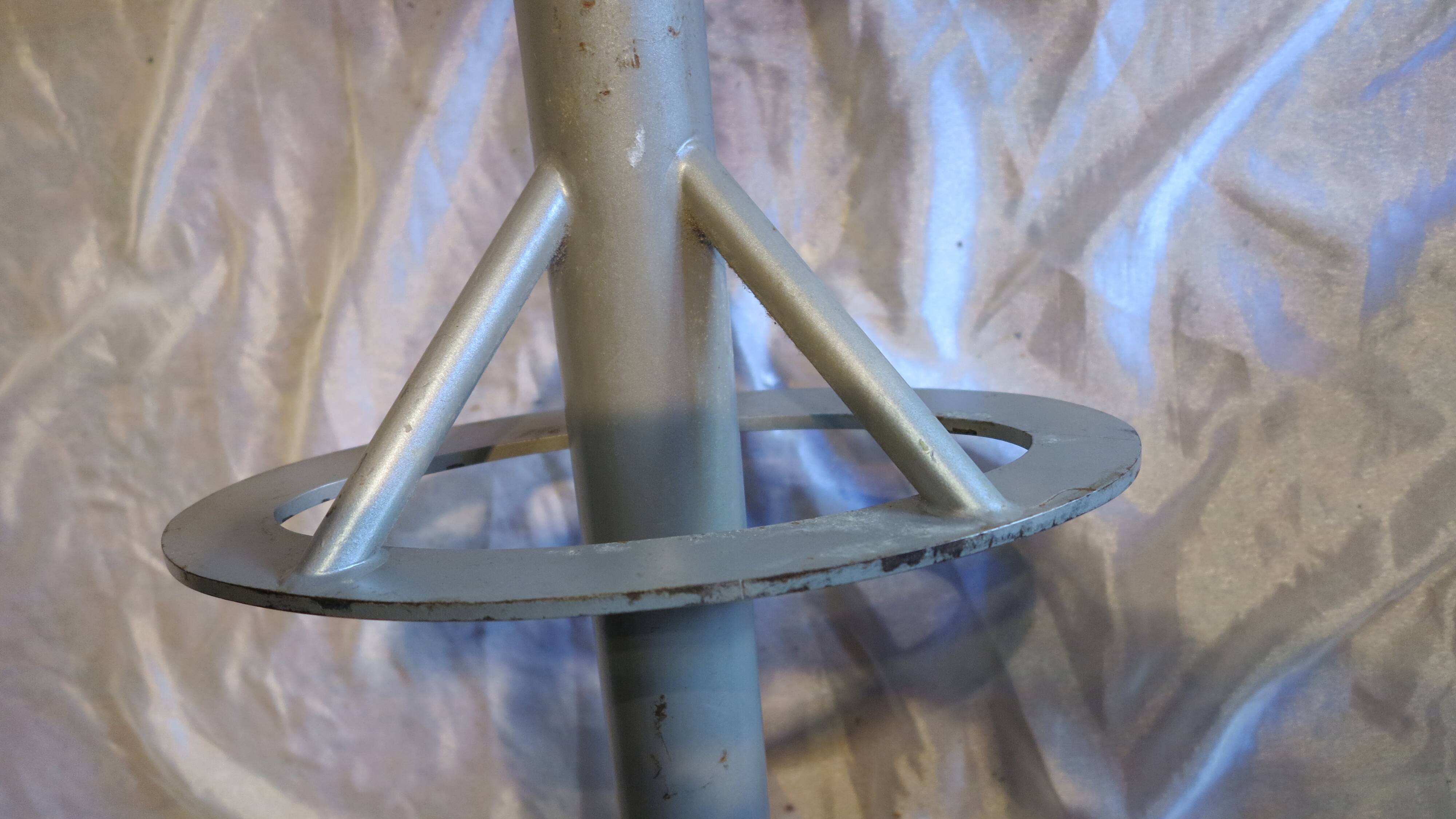 Tabouret haut acier et skaï