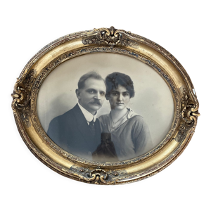Cadre ovale portrait d’un couple
