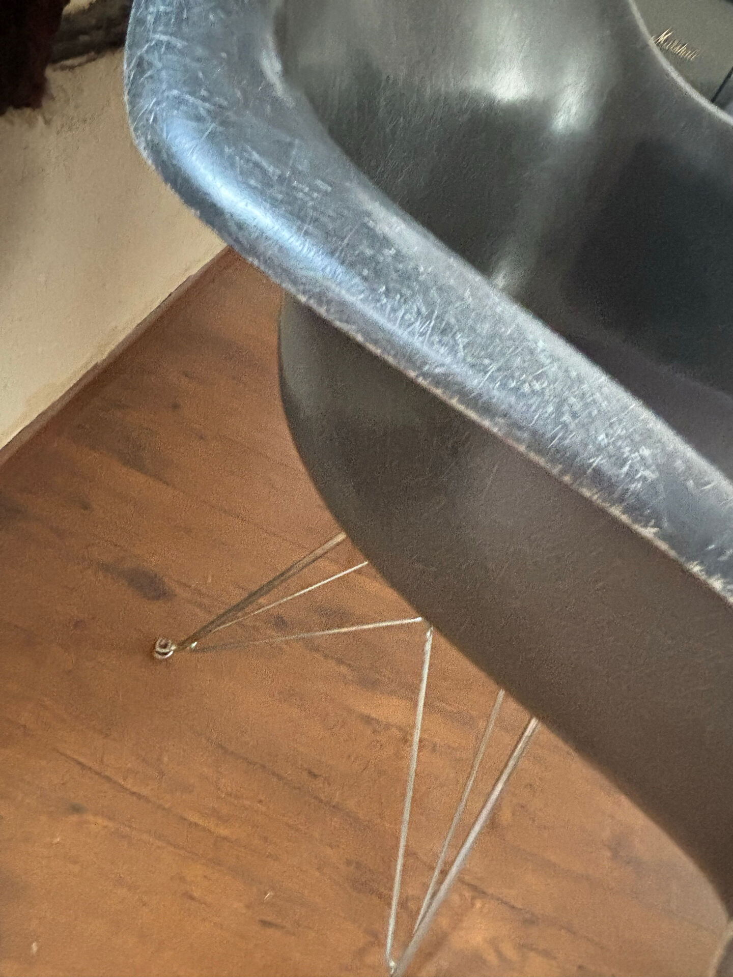 Vintage Eames DAR armchair – Herman Miller / Fehlbaum production