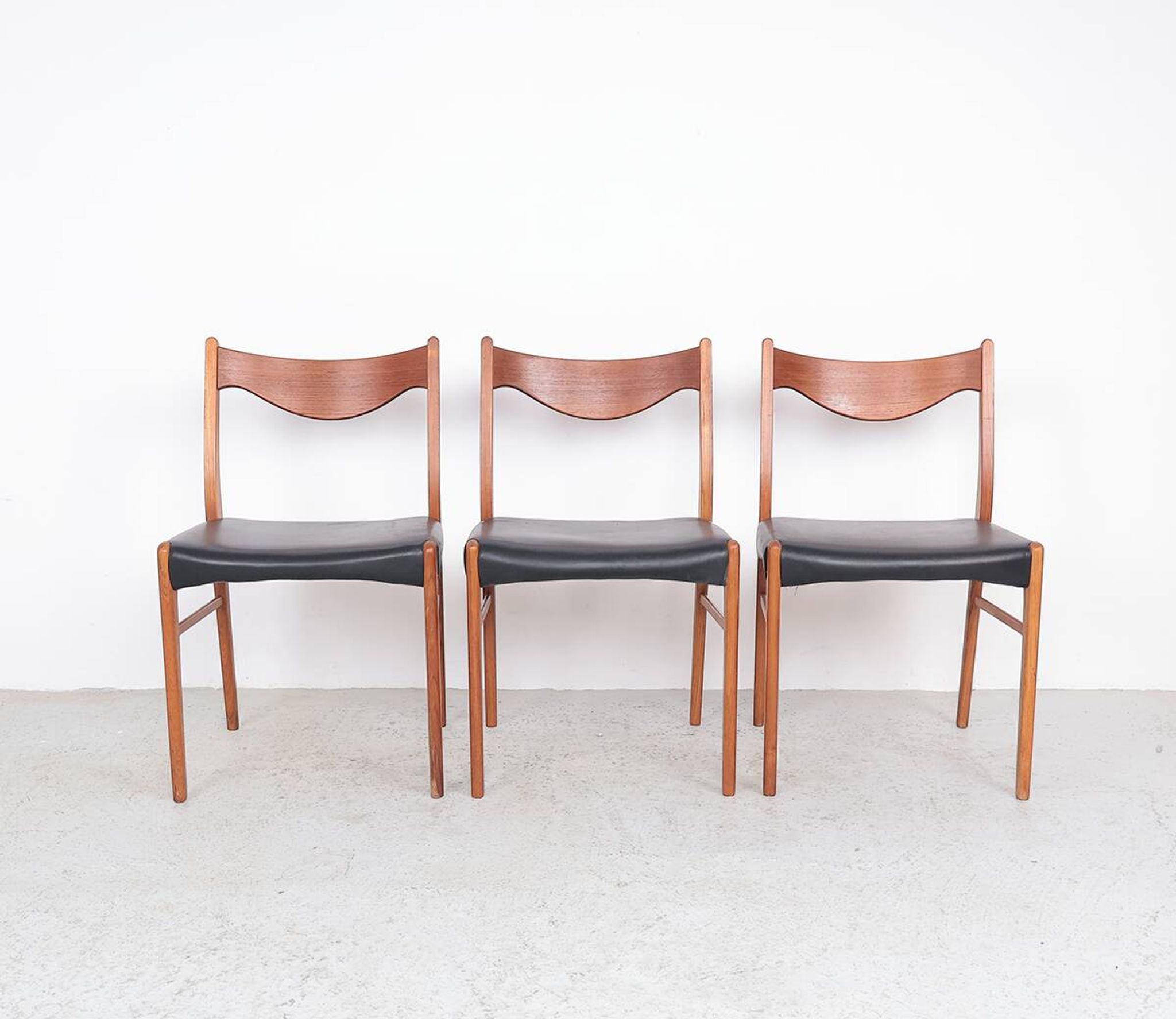 Teak and leather chairs by Arne Wahl Iversen for Glyngøre Stolefabrik, 1960
