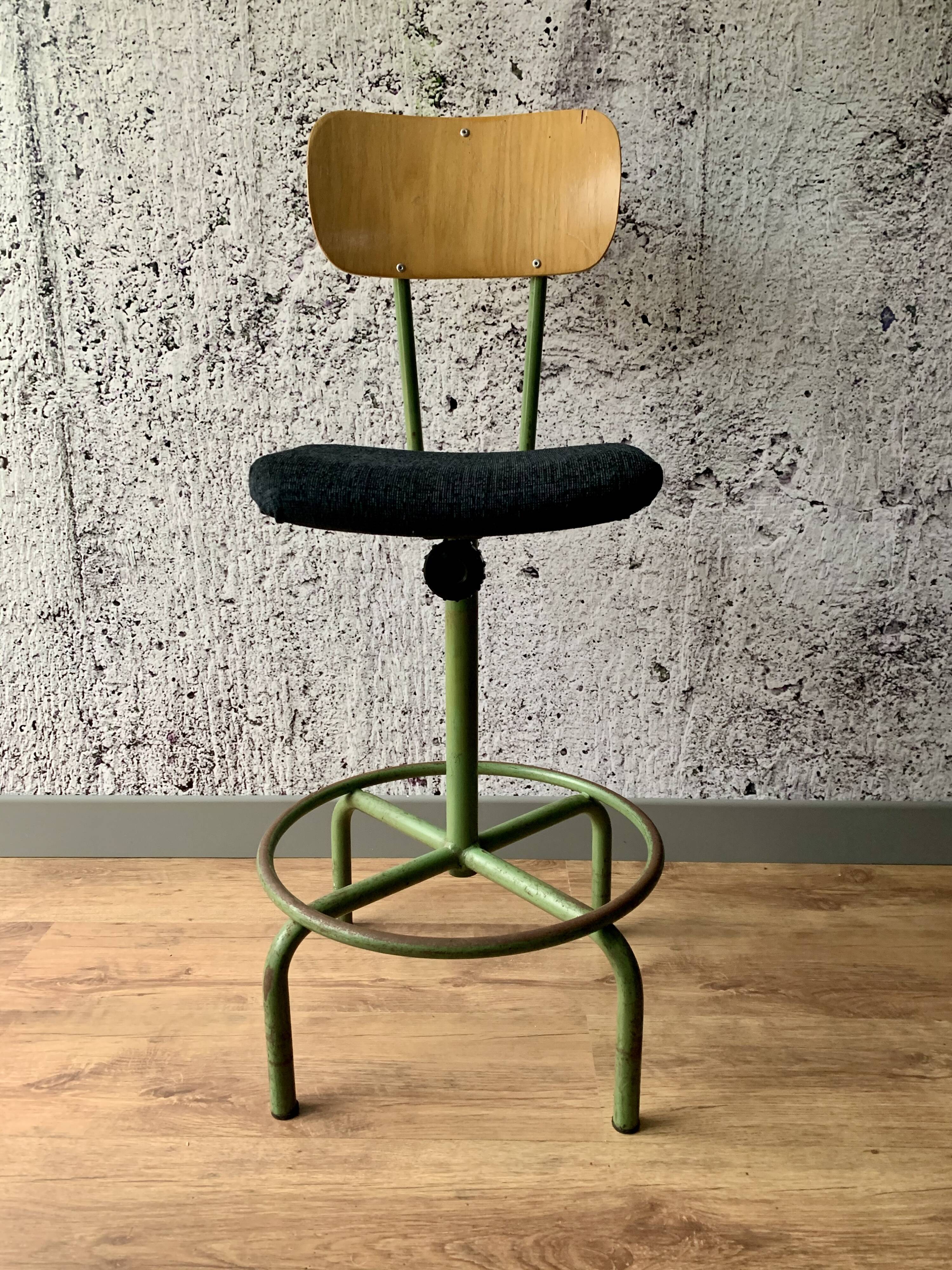 Industrial high chair