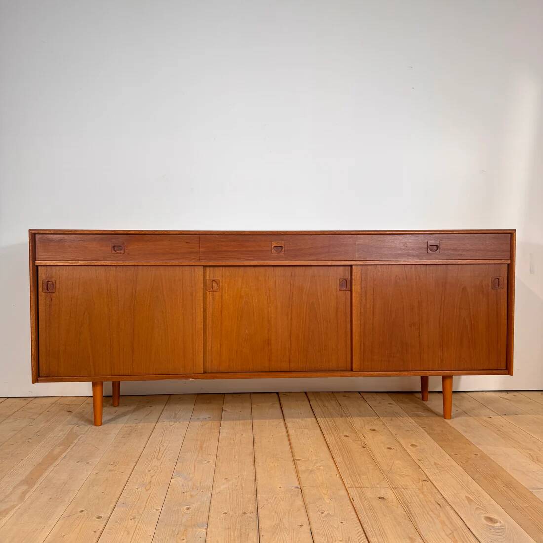 Buffet en teck, années 1960