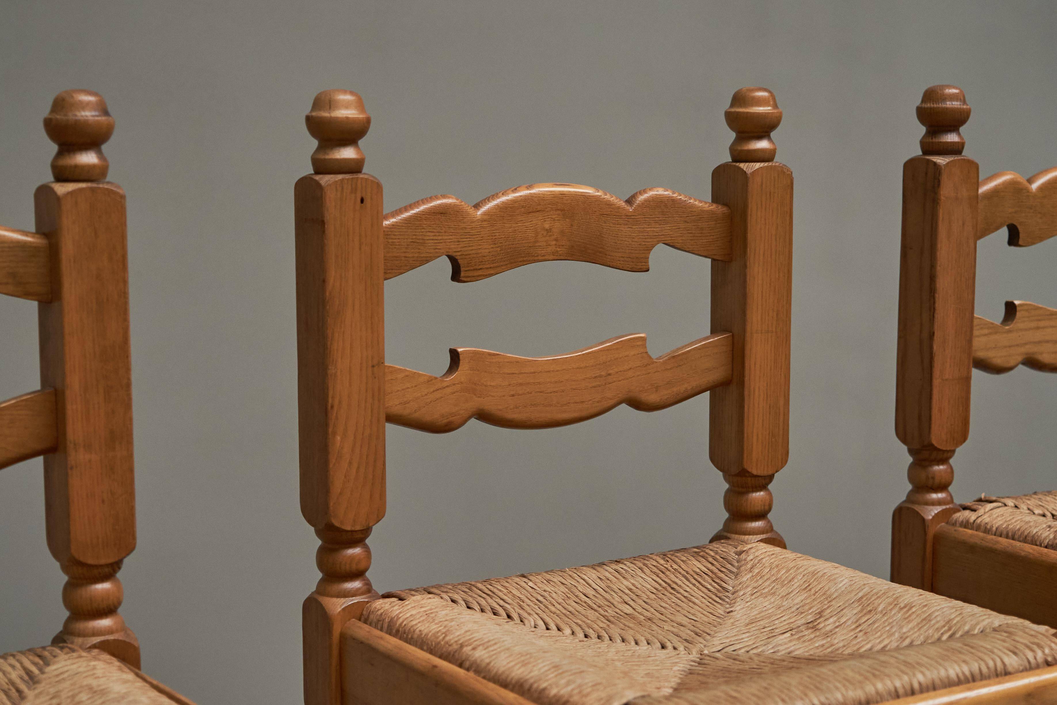 Set of 4 Razorblade bar stools in solid oak, 1960s.