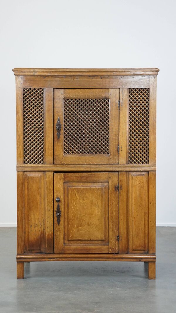 Armoire à pain ancienne en chêne de la fin du XVIIe siècle avec serrures fonctionnelles
